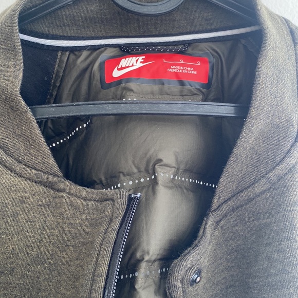 Nike athletic jacket/sweater - Picture 5 of 8